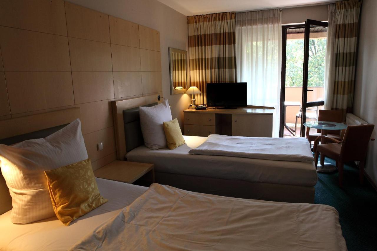 Katrina Apart otel Ostrzeszów Dış mekan fotoğraf