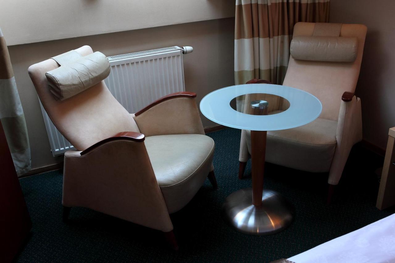 Katrina Apart otel Ostrzeszów Dış mekan fotoğraf