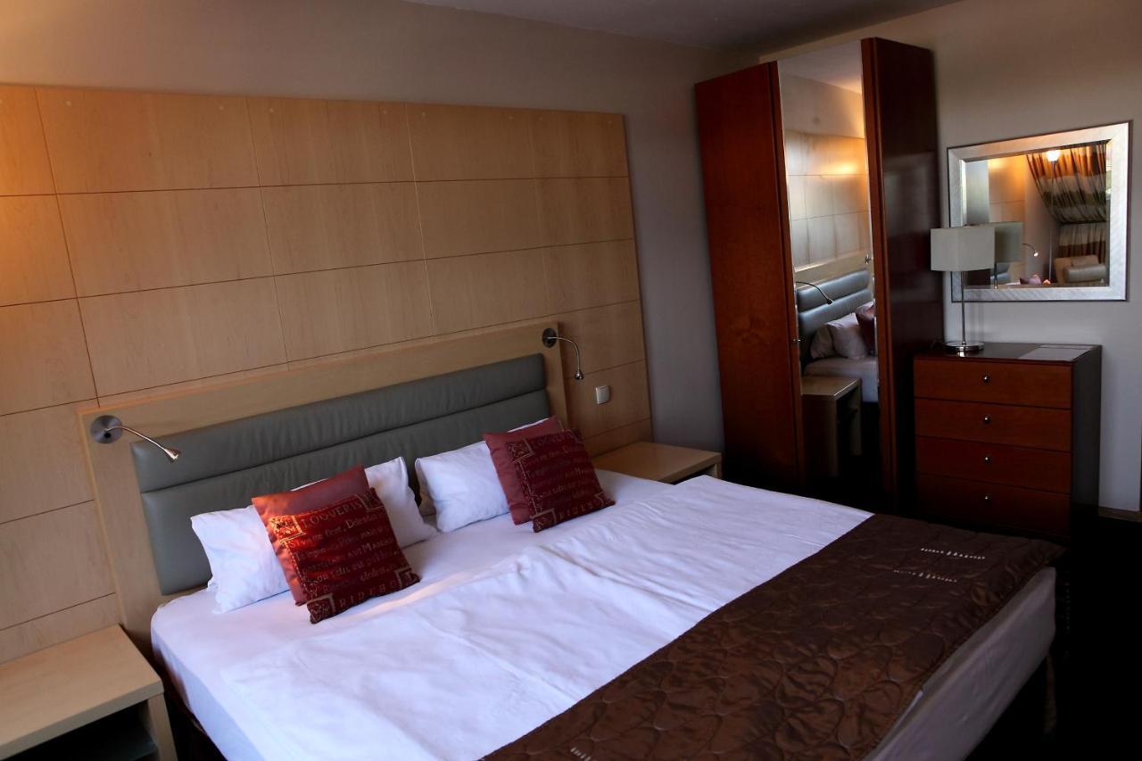 Katrina Apart otel Ostrzeszów Dış mekan fotoğraf