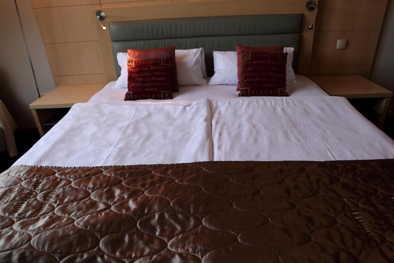 Katrina Apart otel Ostrzeszów Dış mekan fotoğraf