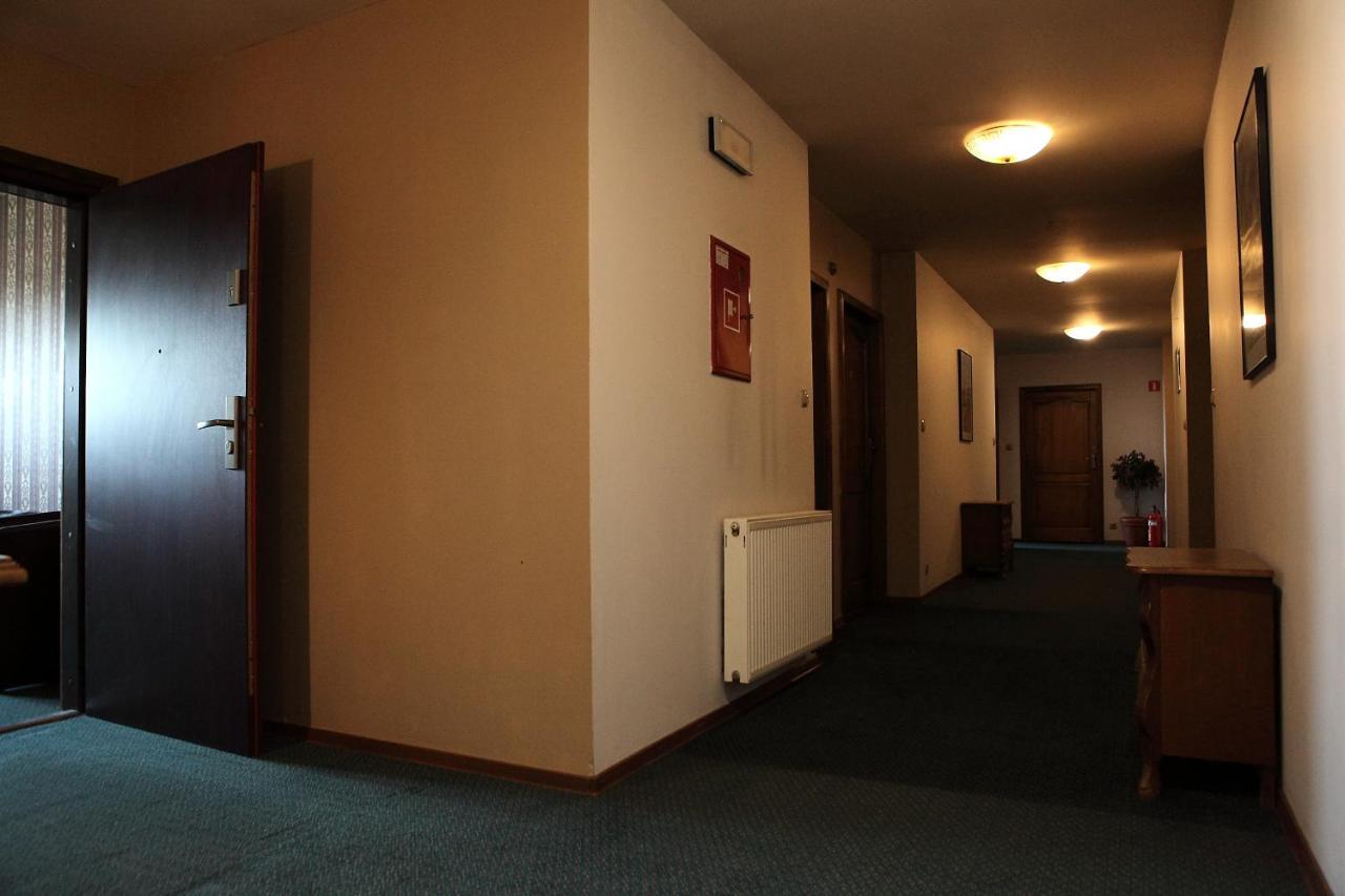 Katrina Apart otel Ostrzeszów Dış mekan fotoğraf