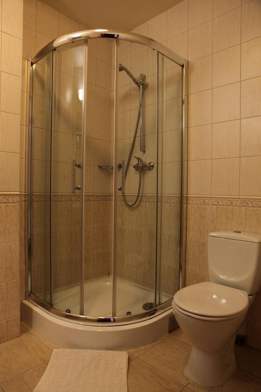 Katrina Apart otel Ostrzeszów Dış mekan fotoğraf
